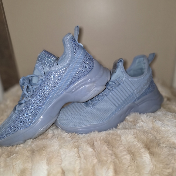 Stylish Light Blue Knit Sneakers - Picture 2 of 6